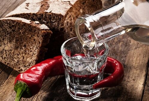 Alkoholische Getränke, Gewürze und stark gewürzte Speisen können die Prostatitis verschlimmern